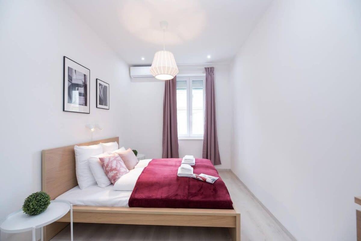 Trendy Central Apartment At Castle Budapest Eksteriør billede