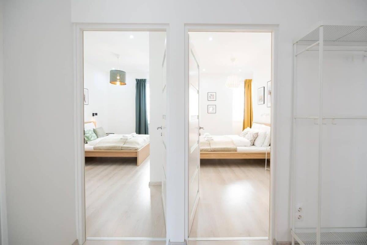 Trendy Central Apartment At Castle Budapest Eksteriør billede
