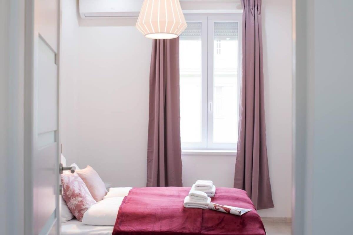 Trendy Central Apartment At Castle Budapest Eksteriør billede