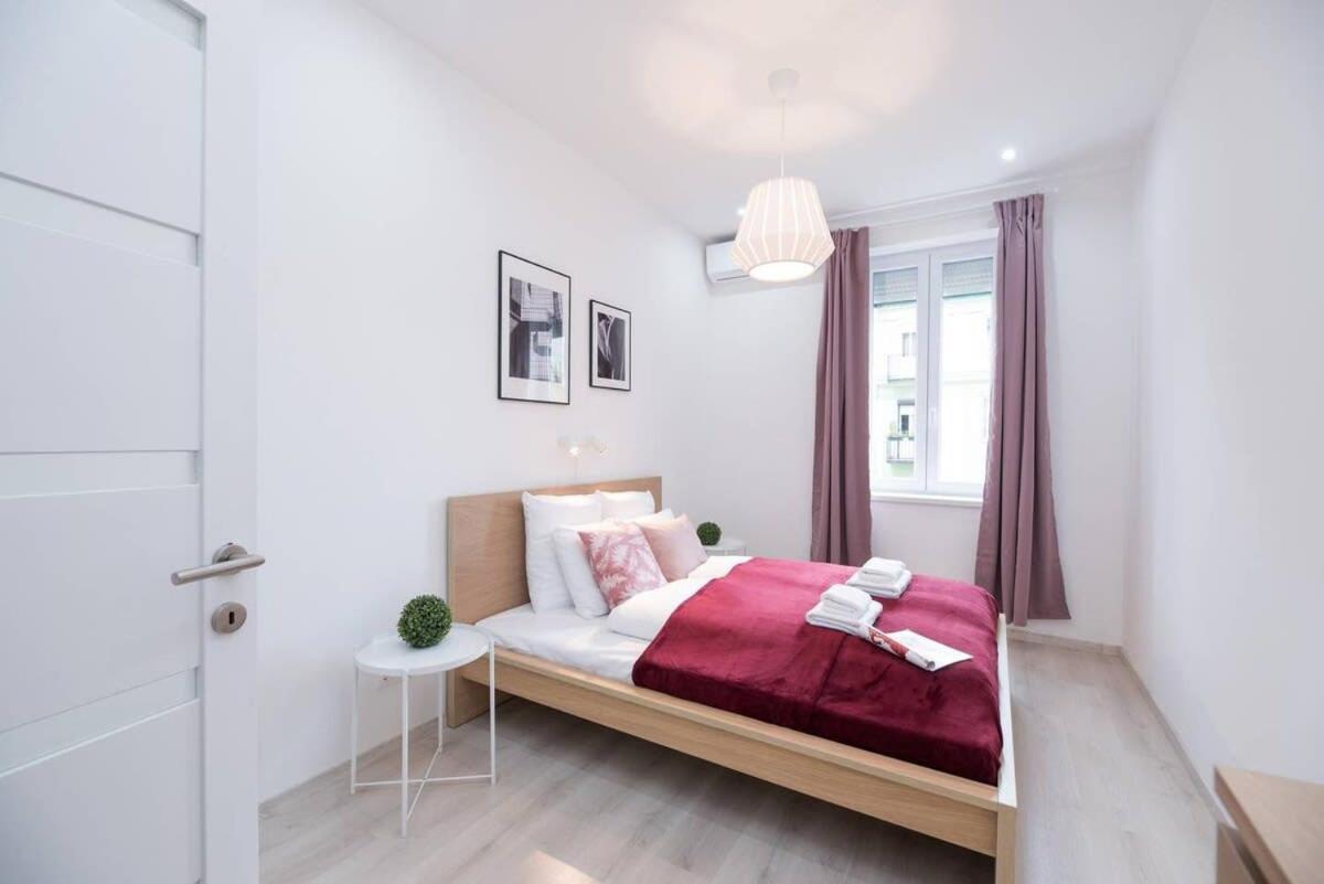 Trendy Central Apartment At Castle Budapest Eksteriør billede