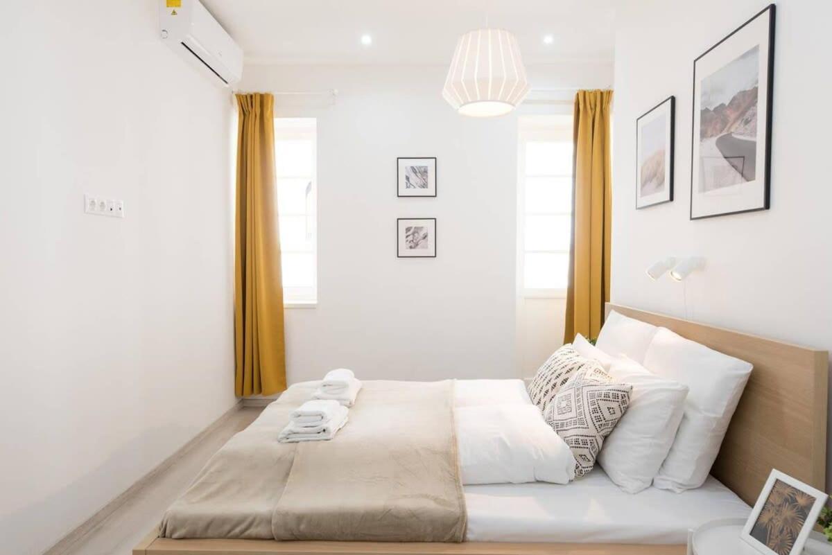 Trendy Central Apartment At Castle Budapest Eksteriør billede